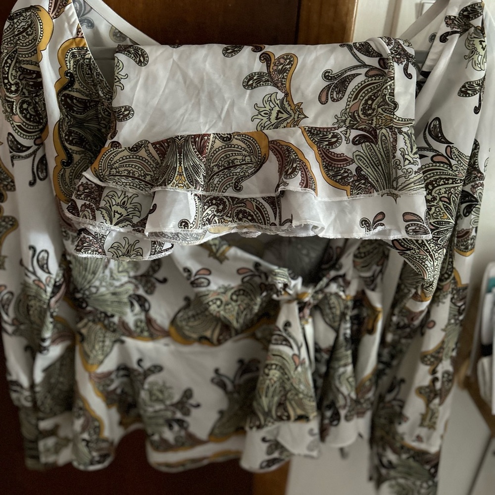 COPY - Pretty Little Thing long sleeve with ruffle bottom short sets